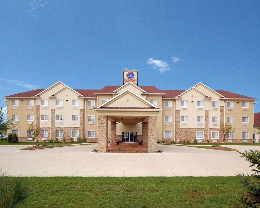 Comfort Suites Сідар-Фолс Екстер'єр фото