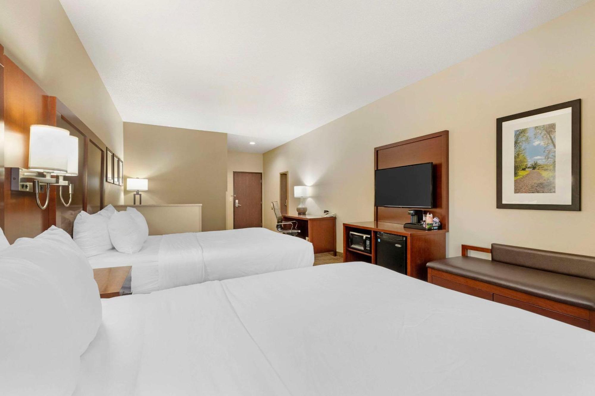 Comfort Suites Сідар-Фолс Екстер'єр фото